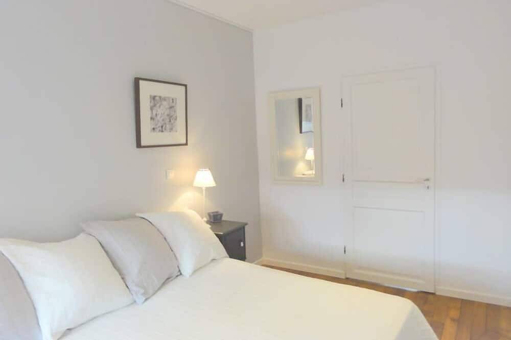 Appartement entier, ★ Magnifique appartement près du Château! in Versailles, Yvelines