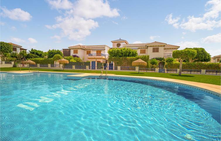 Gîte pour 4 personnes, avec piscine et terrasse, adapté aux familles à Vera - 4