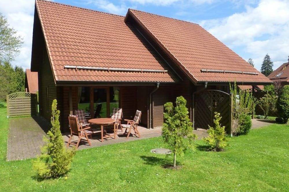 Ganze Wohnung, Gemütliches Holzhaus am Rand des Feriendorfs - Holzferienhäuser im in Hasselfelde, Harzvorland