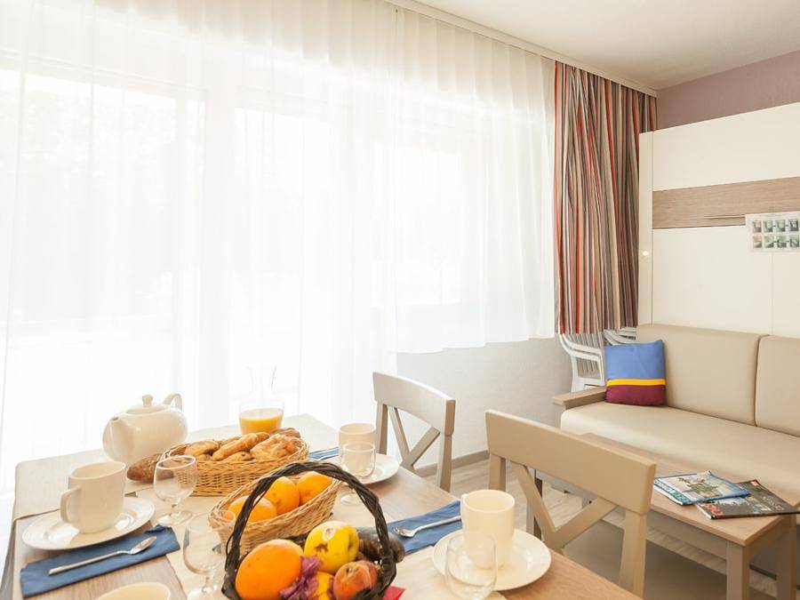 Pierre & Vacances Résidence Les Platanes - Studio 4 personnes - 1 coin nuit - Terrasse ou balcon in Sainte-Maxime, Côte méditerranéenne (France)