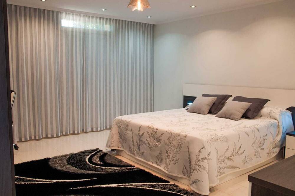 Luxury villa situated on the Costa Blanca with sensational views of the Med. in El Campello, Costa Blanca