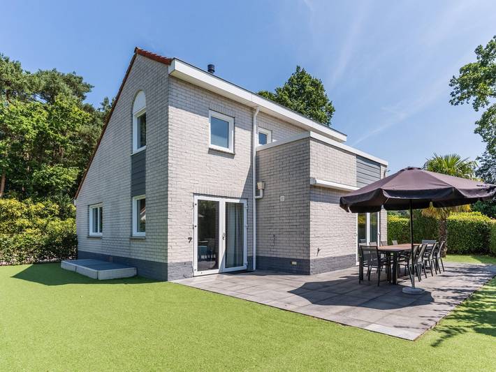 Villa für 10 Personen, mit Terrasse und Garten sowie Pool und Sauna in Arcen