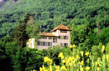 Chambre d’hôte pour 2 personnes, avec jardin dans les Alpes maritimes