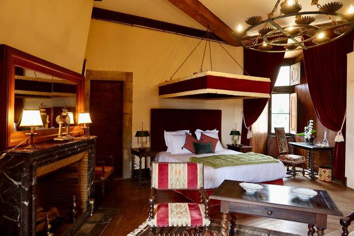 Location de vacances pour 2 personnes, avec jardin ainsi que vue et terrasse à Coussac-Bonneval - 2