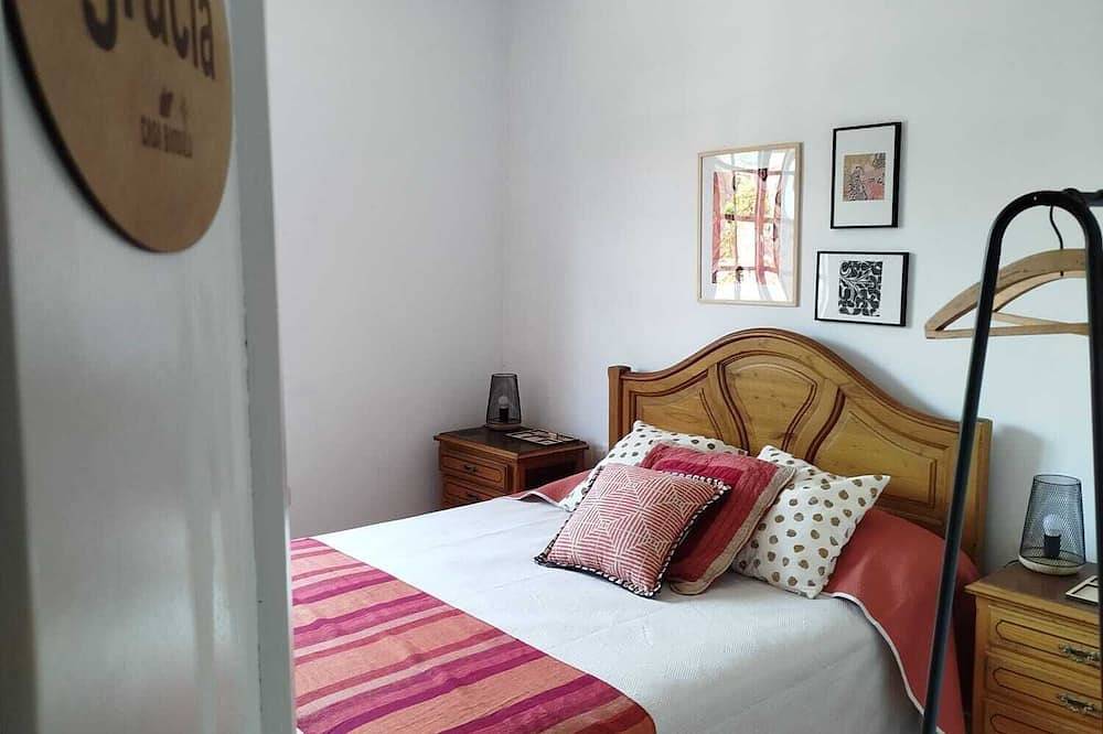 Casa bandulu, charming and sustainable rural house next to the Miño River in Tui, Pontevedra Province