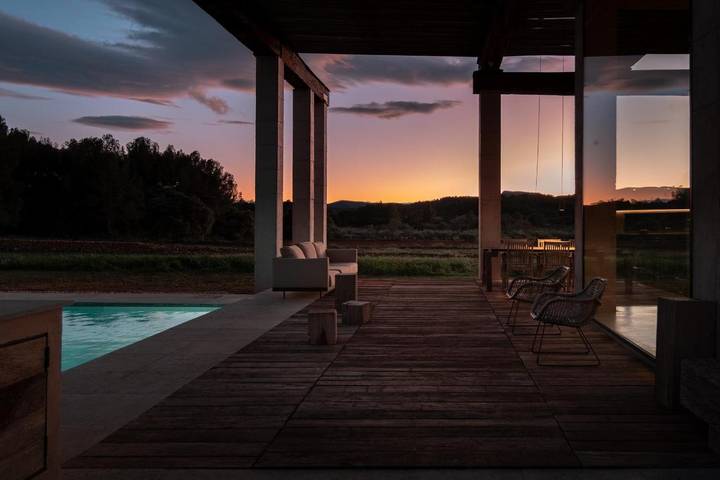 Casa rural para 6 personas, con jardín además de vistas y piscina en Useras