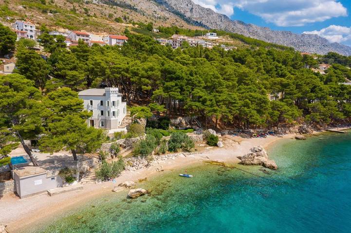 Luxury Beachfront Villa Sea Palace Omis with Pool in Celina, Omiš-Riviera