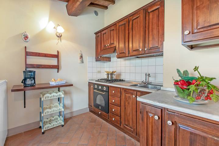 Entire apartment, La Pieve Di San Martino - Apt Melograno in Lano, Colle di Val d'Elsa