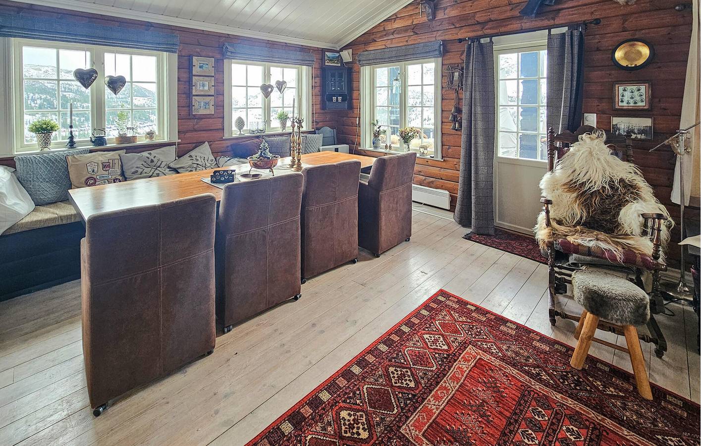 Ferienhaus für 10 Personen mit Seeblick in Kvitåvatn, Tinn