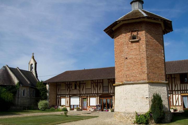 Gîte pour 6 personnes, avec Terrasse et Jardin ainsi que Piscine et Vue dans Crespy-le-Neuf