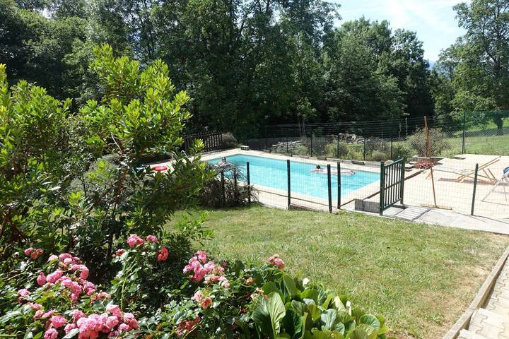 Gîte pour 4 personnes, avec jardin et piscine dans Bauges - 3