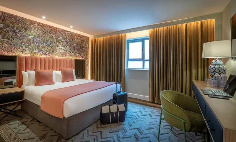 Hotel para 4 personas - 1
