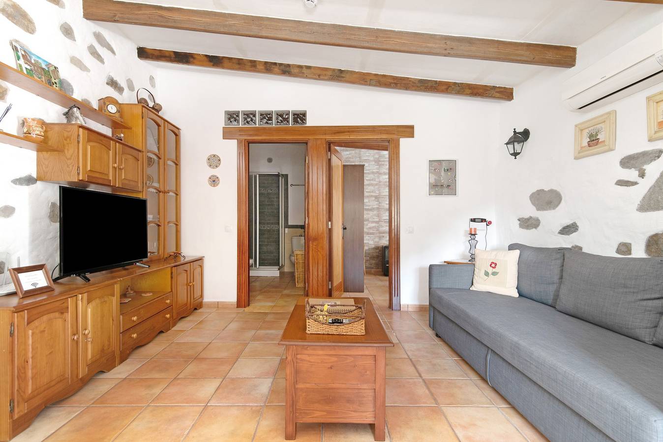 Chalet "Casa Abuela Fela" avec vue sur les montagnes, piscine privée et Wi-Fi. in Las Lagunetas, Vega de San Mateo