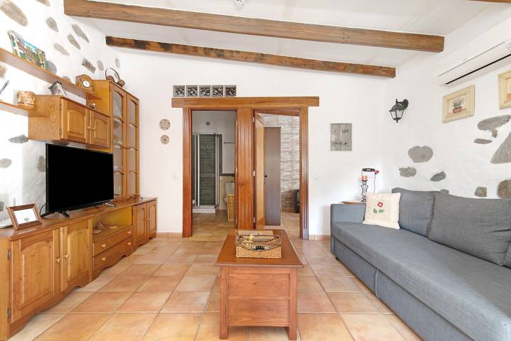Chalet "Casa Abuela Fela" avec vue sur les montagnes, piscine privée et Wi-Fi. in Las Lagunetas, Vega de San Mateo