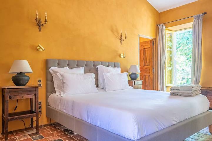 Maison de vacances pour 18 personnes, avec Terrasse et Jardin à Rognes - 2