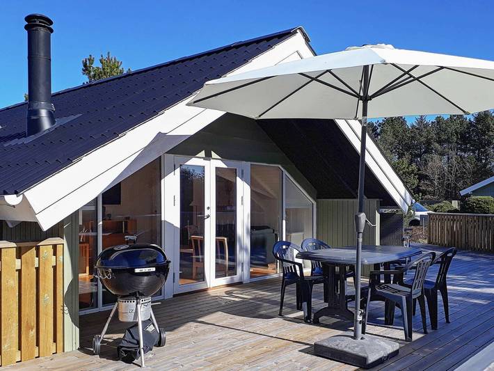 Feriehus for 6 personer, med terrasse, barnevennlig i Ålbæk