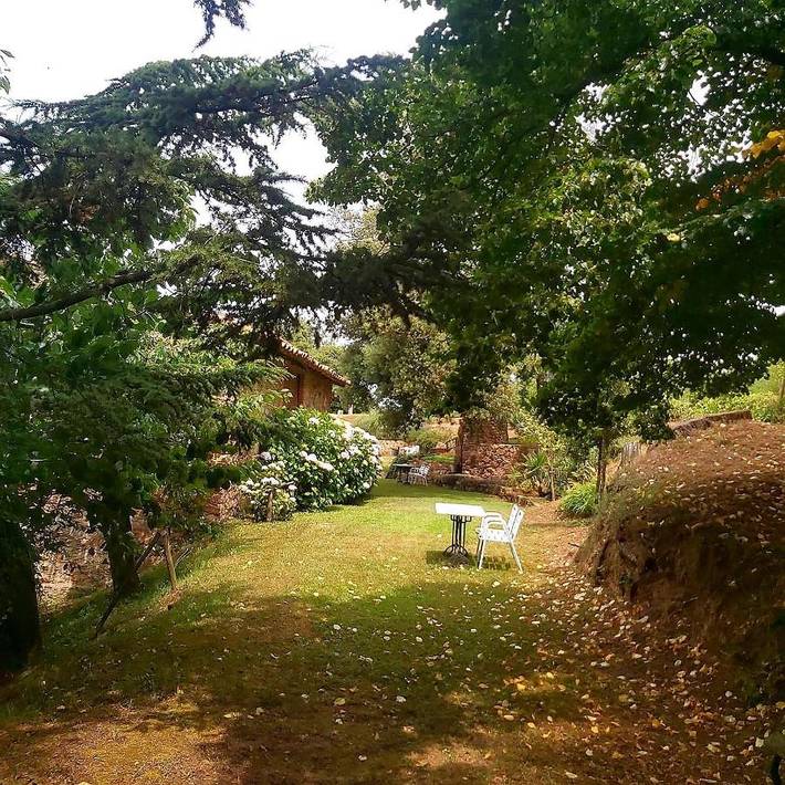 Casa rural para 2 personas, con jacuzzi y jardín además de piscina y sauna en Cataluña