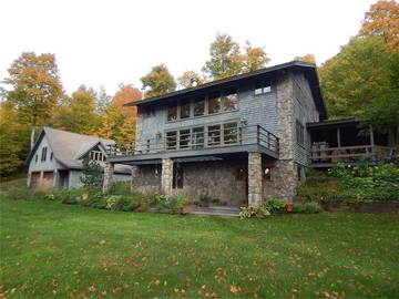 Vacation Home for 13 Guests in Warren, Vermont, Picture 3
