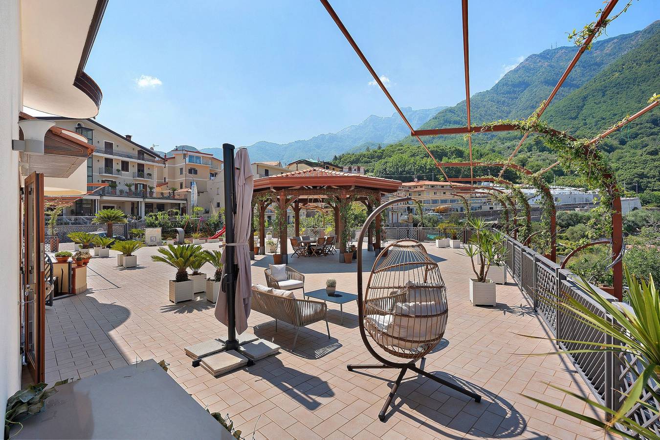 Apartamento entero, Apartamento "Sunshine" con vistas al mar, Wi-Fi y aire acondicionado in Pimonte, Montes Lattari