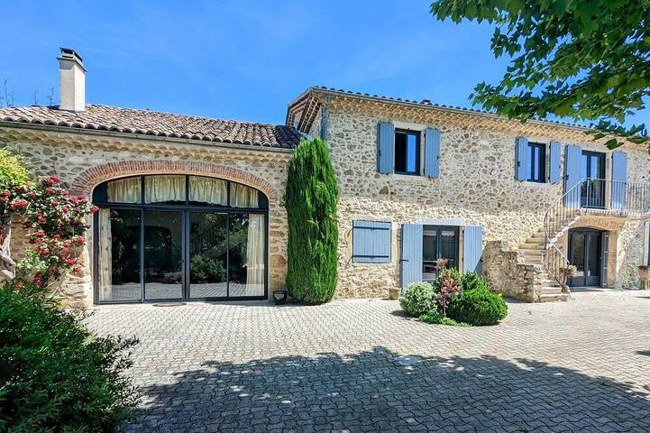 Agriturismo pour 14 personnes, avec piscine et jardin