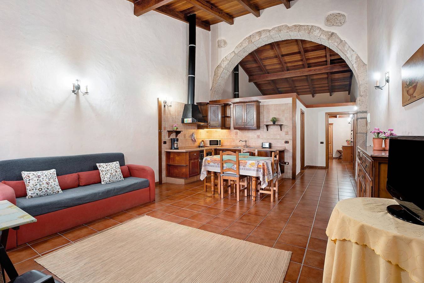 Apartamento entero, Apartamento vacacional 'Finca La Bonita Ap M2' con piscina, terraza compartidas y Wi-Fi in Arona , Tenerife Sur