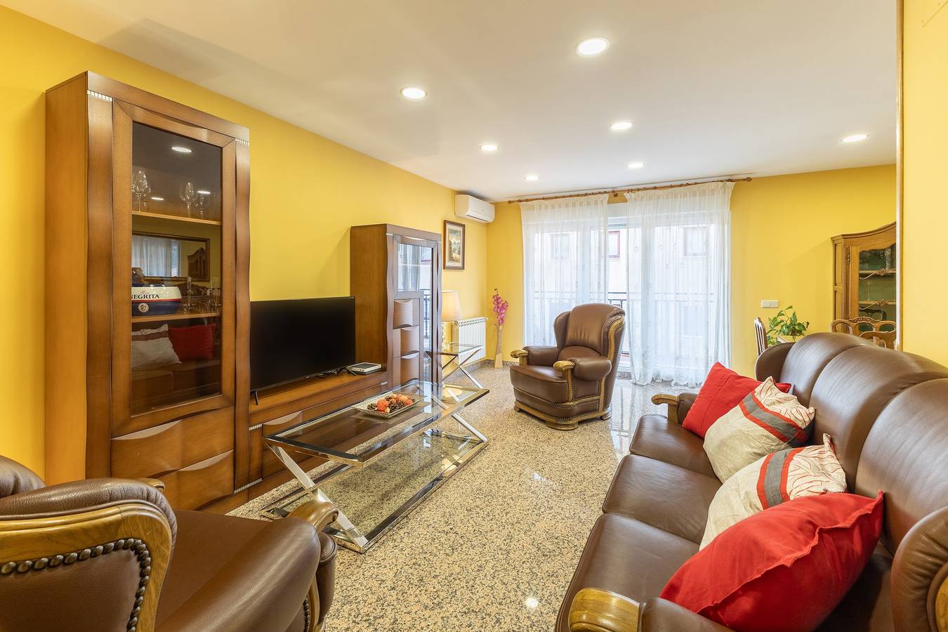 Holiday Home 'Magnifico' with Balcony, Wi-Fi and Air Conditioning in Pozuelo de Alarcón, Madrid Province