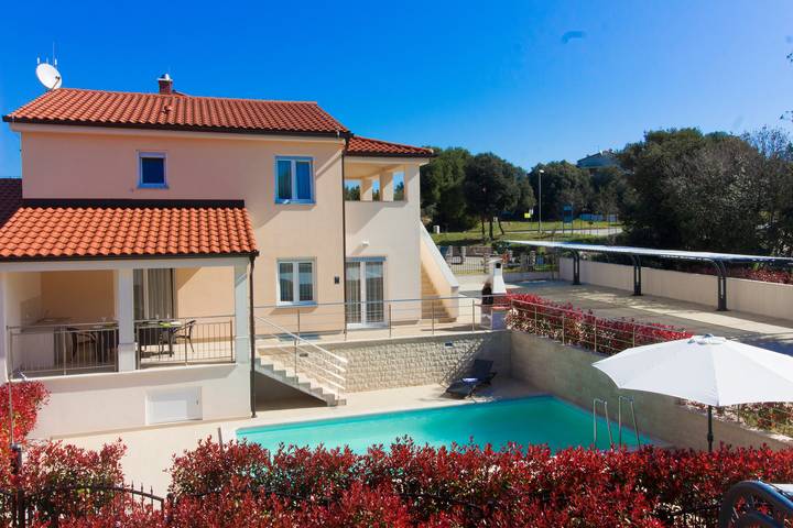 Villa för 20 Personer, med balkong och pool i Istrien