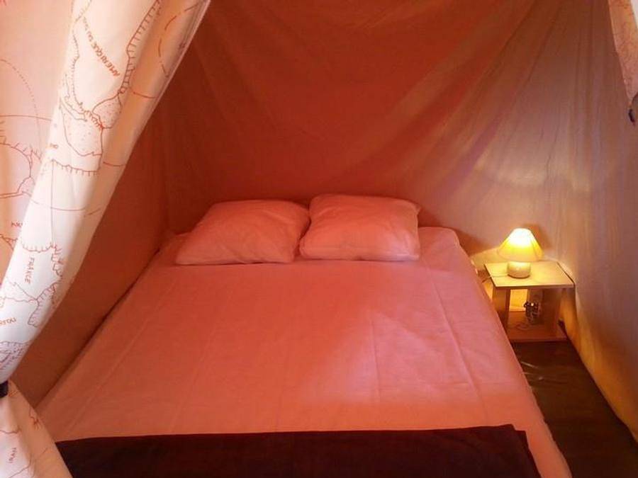 Flower Camping Loire et Châteaux - Bungalowtent 5 personen - Standaard 20m² (2 kamers) - zonder sanitair in Bréhémont, Loiredal