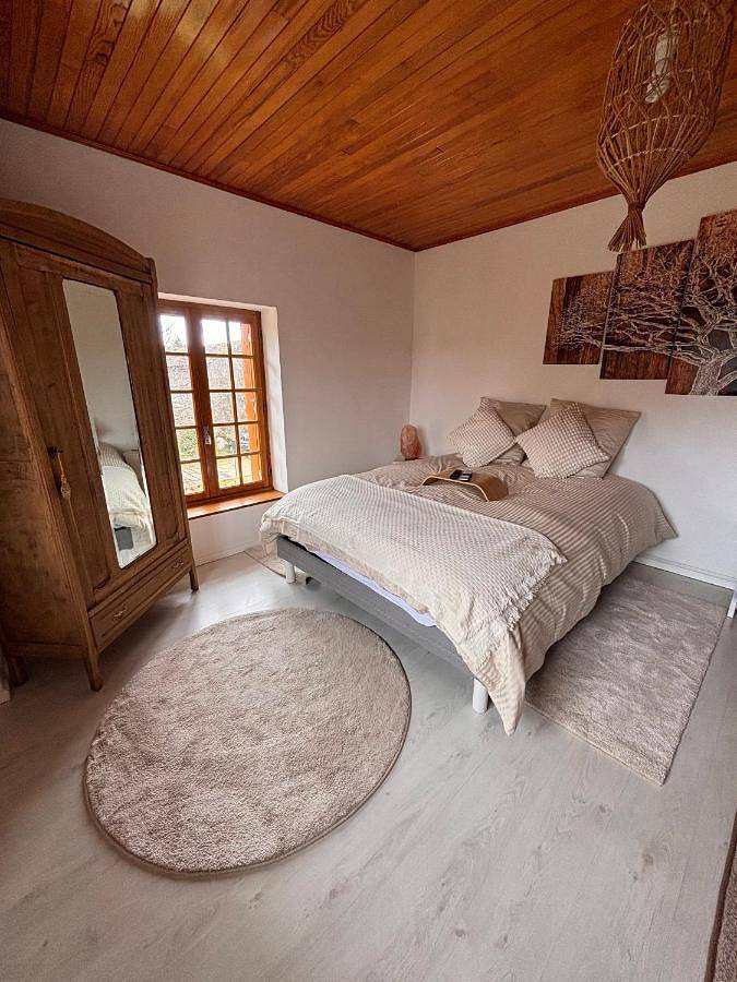 Maison de campagne pour 2 personnes, avec vue ainsi que terrasse et jardin, animaux acceptés dans l' Isère - 2