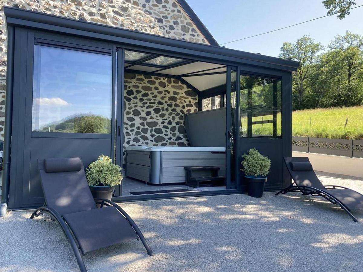 Holiday Home in Méallet, Région de Mauriac