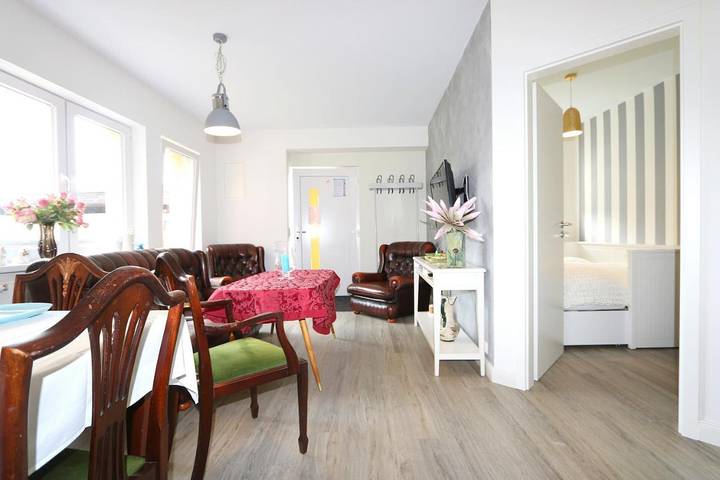 Ferienwohnung für 7 Personen, mit Terrasse und Garten in Papendorf