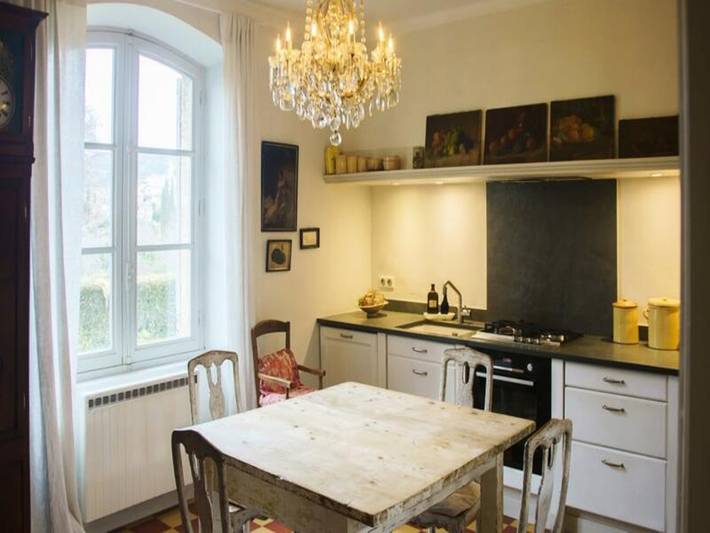 Gîte pour 8 personnes, avec jardin et piscine, adapté aux familles à Lourmarin - 3