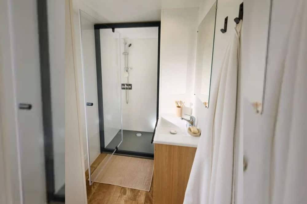 Mobil home avec terrasse pour 4 personnes, 2 chambres in Le Pradet, Côte méditerranéenne (France)