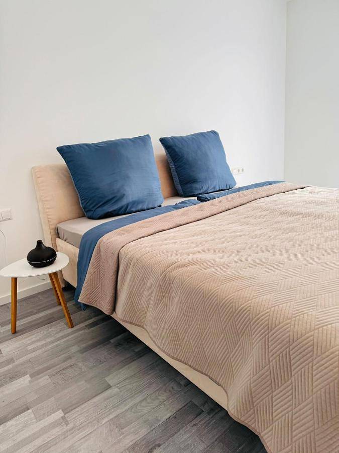 Ferienwohnung für 9 Personen, mit Balkon und Ausblick in Weikersheim - 2