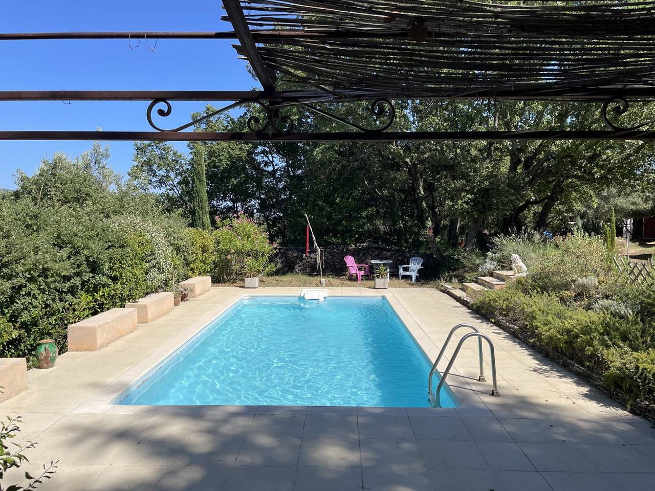 Location studio indépendant avec piscine - Studio in Salernes, Région de Draguignan