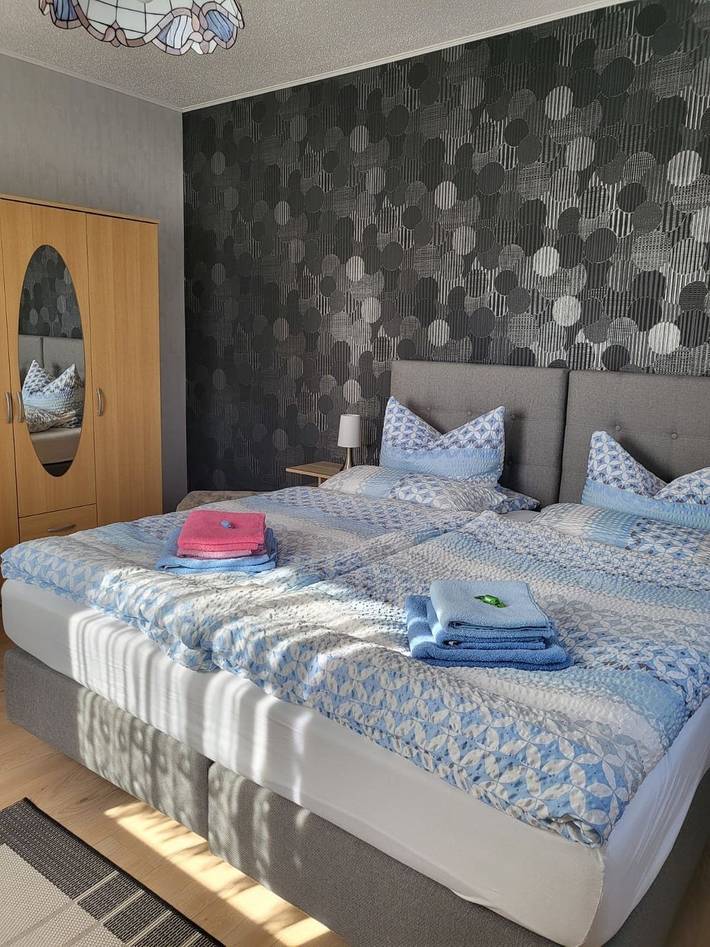 Ganze Wohnung, Komfortable Ferienwohnung Zühlensee mit Terrasse und eingezäuntem Grundstück in Wesenberg, Mecklenburg-Strelitz