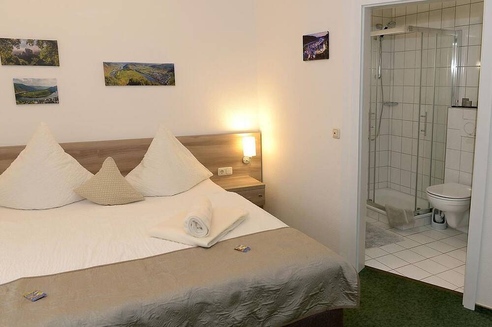 Gästehaus Scheid - Doppelzimmer Dusche/Wc in Sankt Aldegund, Traben-Trarbach und Umbegung