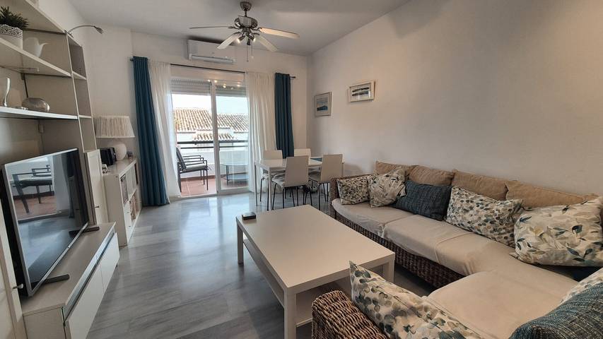 Holiday Home 'Vista Marina' with Mountain Views, Garden and Wi-Fi in Playa de los Berengueles (Almuñecar), Almuñecar
