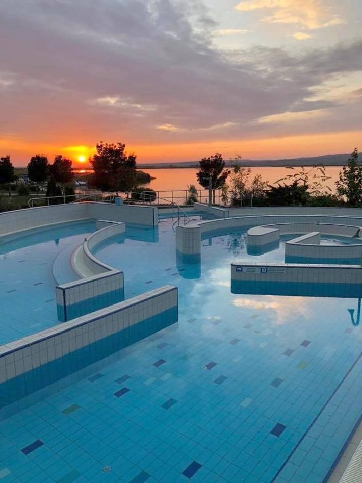 Ferienwohnung für 4 Personen, mit Sauna und Whirlpool sowie Balkon und Pool - 1