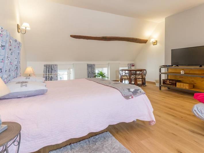 Mittelalterliches Haus auf zwei Etagen, komplette Küche, nahe Geschäfte in Arnay-le-Duc, Beaune und Umgebung