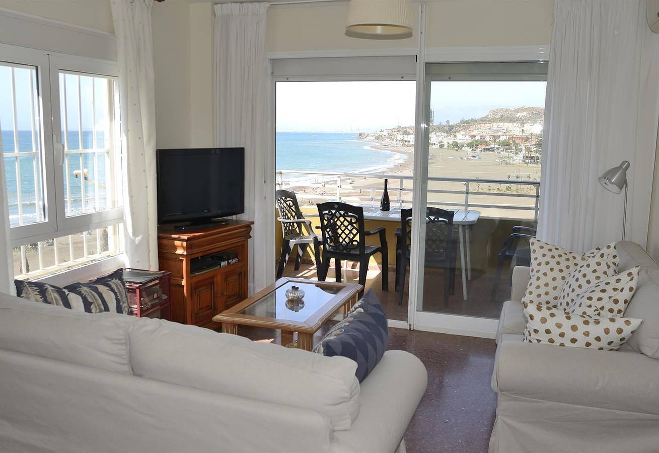 Entire apartment, Lovely seaside/wonderful views/free wifi in La Cala del Moral, Rincón de la Victoria