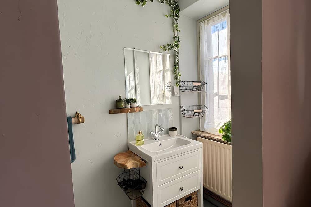 Chambre d’hôtes « La Chambre Octave à La Parenthèse » avec jardin privé et Wi-Fi in Folles, Région de Bellac