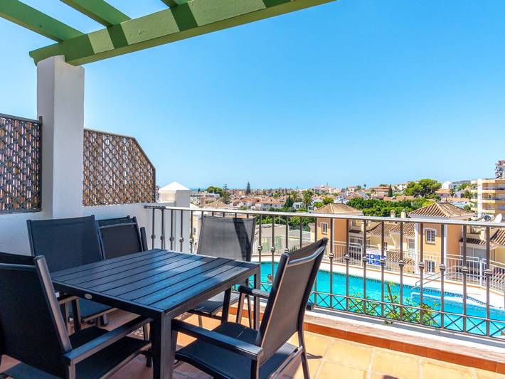 Gîte pour 4 personnes, avec Terrasse et Piscine
