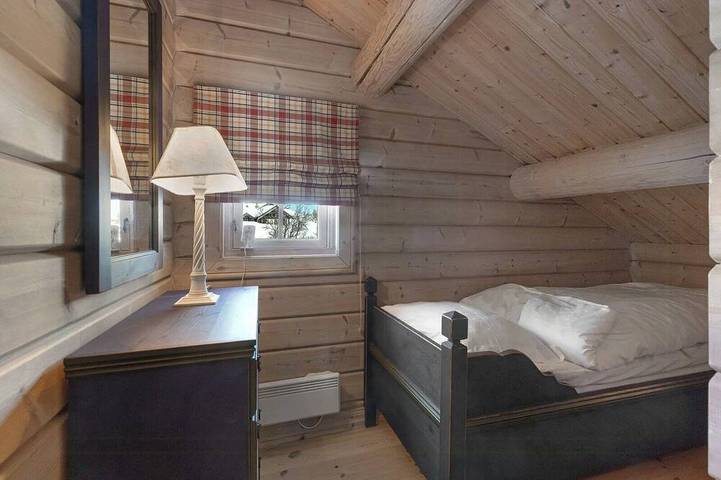 Holzhütte mit Panoramablick auf Spåtind in Etnedal