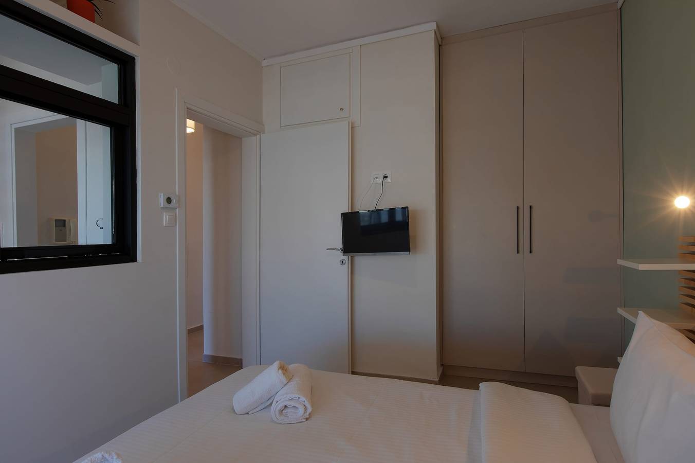 New Cozy Apt with Balcony close to Analipsi Metro, foto 8