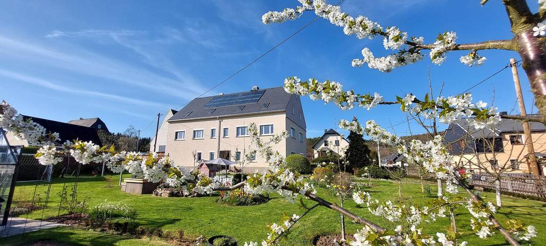 Ferienwohnung für 5 Personen, mit Terrasse und Garten in Olbernhau