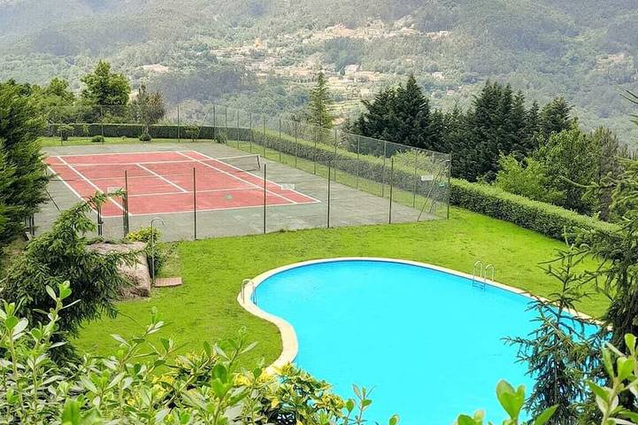 Location de vacances pour 6 personnes, avec jacuzzi ainsi que jardin et piscine dans Caniçada