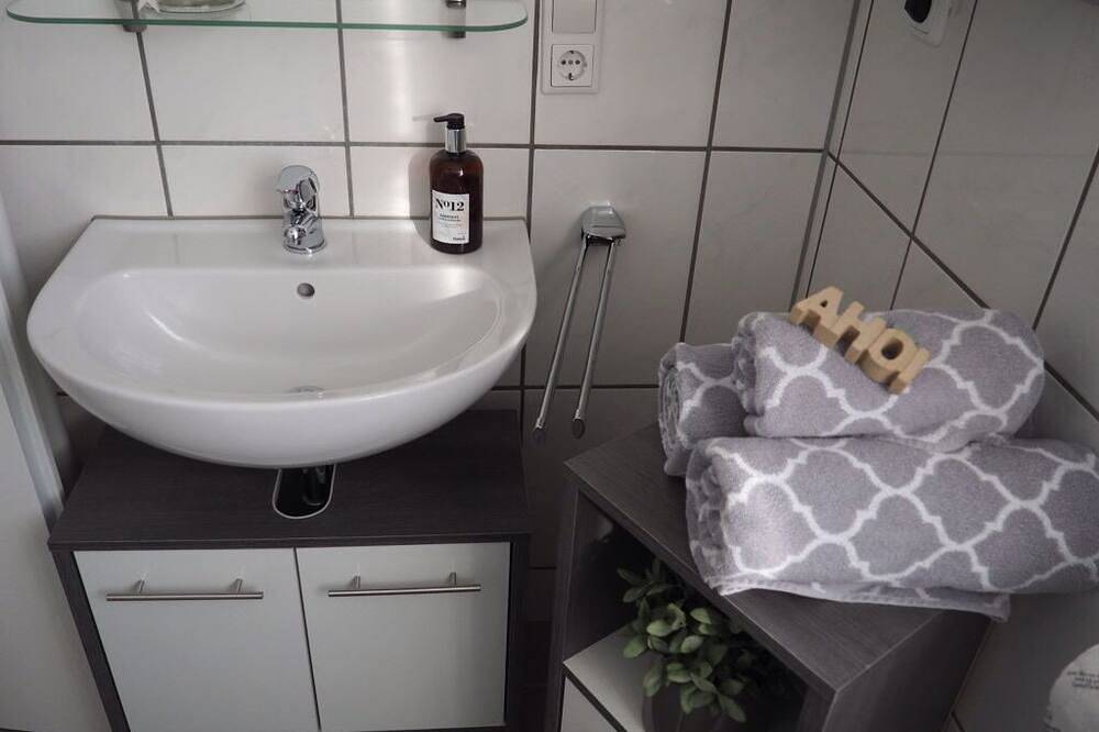 Ganze Wohnung, Sommer Sonne Nordsee! 2 Minuten zu Fuss zum Strand! in Neuharlingersiel, Nordseeküste