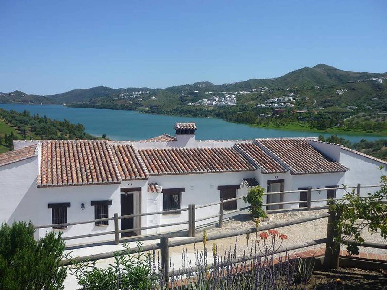 Alojamientos Huetor , casas de vacaciones en la naturaleza in Viñuela, Provincia de Málaga