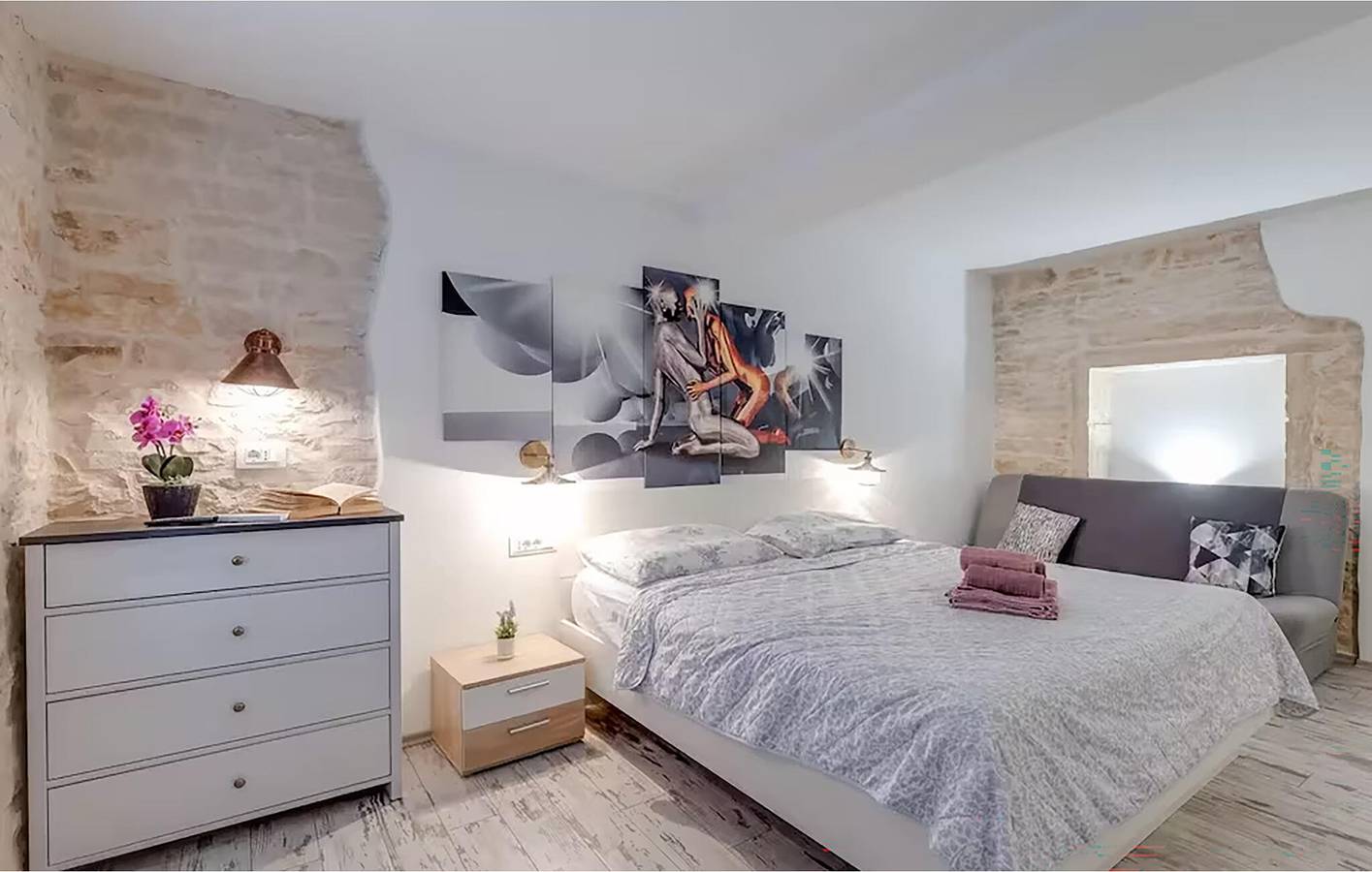 Charmant appartement de 2 chambres avec terrasse, Wi-Fi et parking à Rovinjsko Selo in Rovinjsko Selo, Rovinj